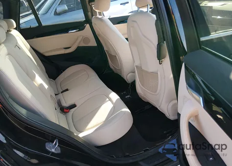 2018 BMW X1 xDrive28I z USA, uszkodzony, nr VIN WBXHT3C33J5K30558